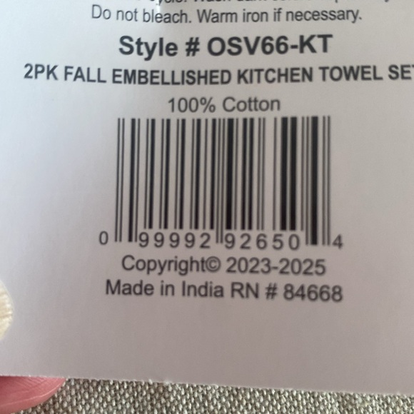 Set of 2 fall towels. NWT. One says grateful. 100% cotton. - Picture 4 of 4